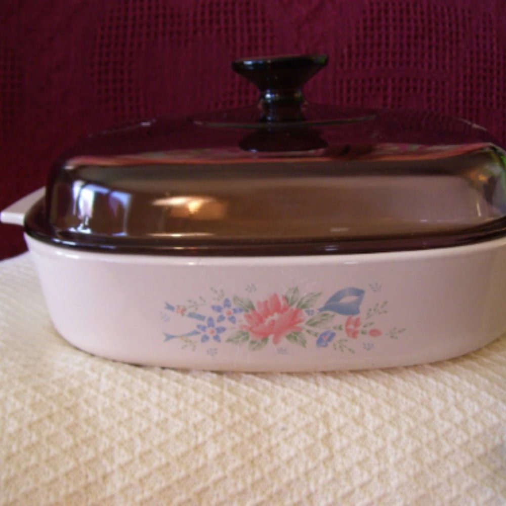 Corning Ware Symphony 2.5 Liter 2.5 Quart Covered Casserole A 10 B